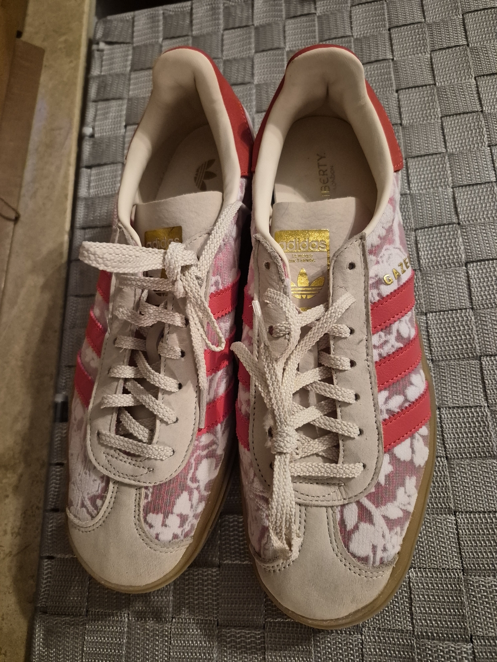 adidas Gazelle Platform Sneakers — Pink Floral / Gum Sole - Picture 4 of 6